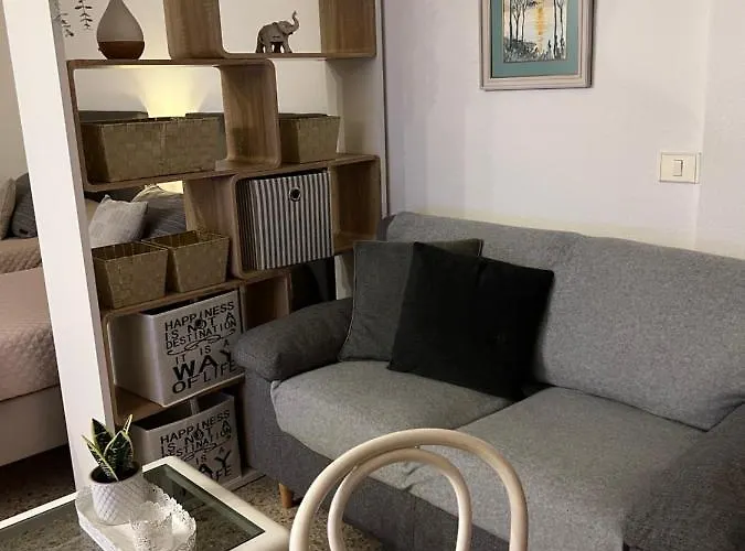 Estudio En Plaza Del Charco *